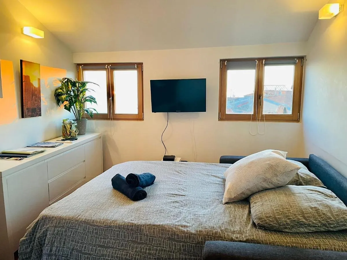 Gilly 4 - F2 Exceptionnel, Vue Mer, Moderne, Climatisation ,Vieux-Nice Apartment  Nice