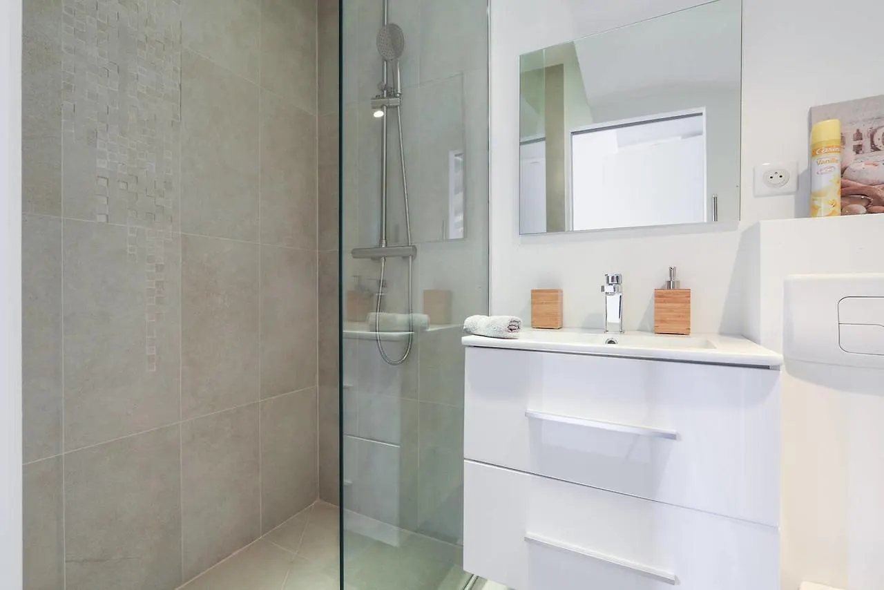 Gilly 4 - F2 Exceptionnel, Vue Mer, Moderne, Climatisation ,Vieux-Nice Apartment